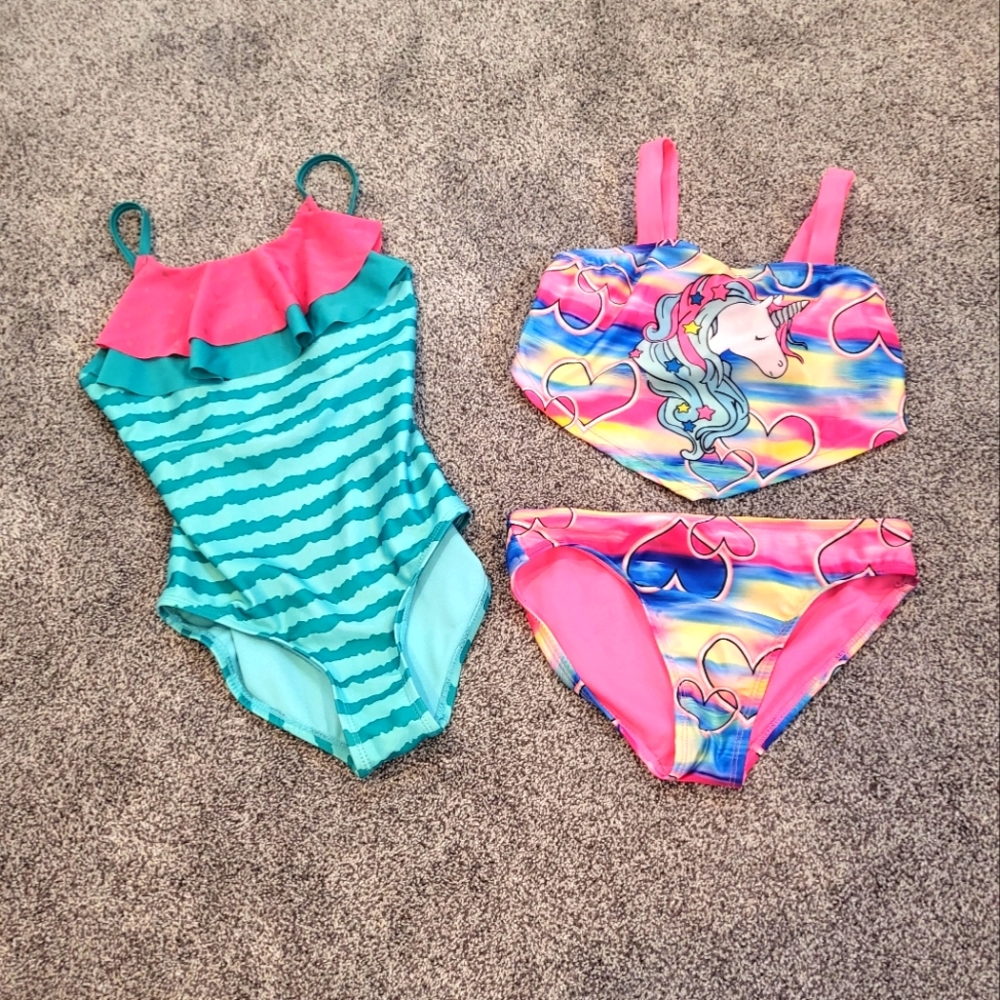 Girls swimsuit